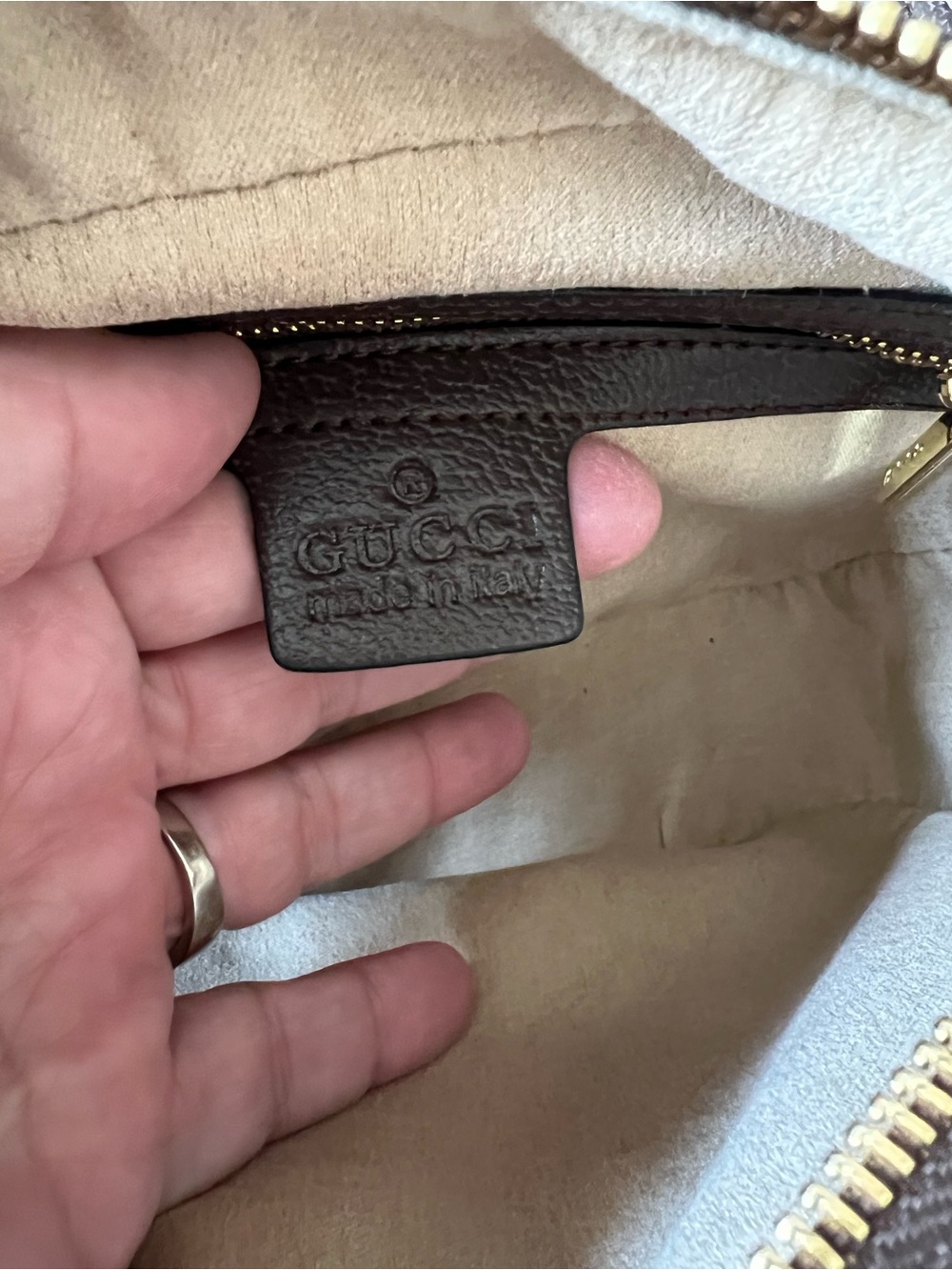 Gucci Dark Brown Leather Logo Tab with Cream Interior and Gold Zipper - Picture 2 of 9